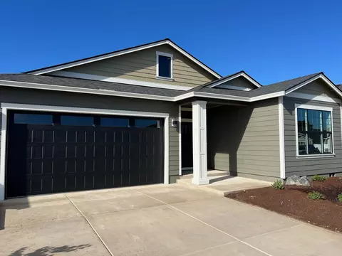 3745 Nicholas Way, White City, OR 97503