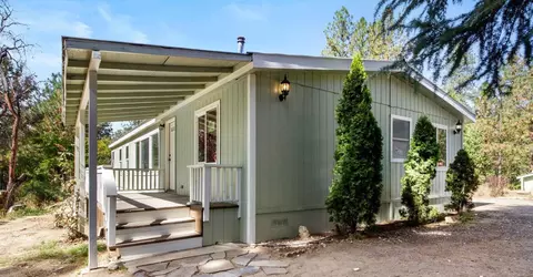1157 Plumtree Ln, Grants Pass, OR 97526