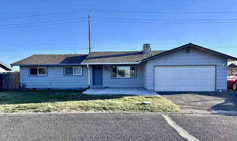 3910 Gregory Dr, Klamath Falls, OR 97603