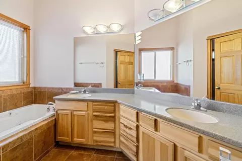 Bath - 16696 Oakridge Pl, La Pine, OR 97739 photo 2 of 4