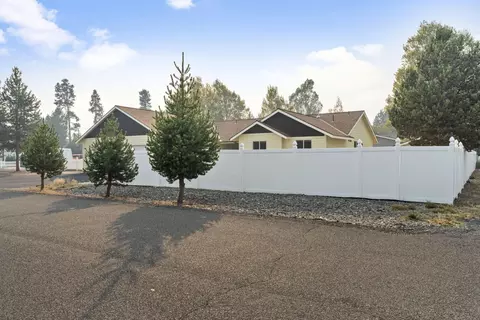 Exterior - 16696 Oakridge Pl, La Pine, OR 97739 photo 11 of 11