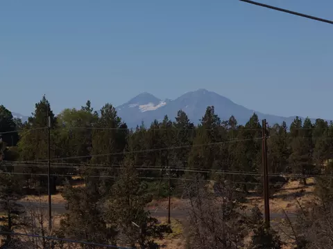 3931 NW Quince Ave, Redmond, OR 97756