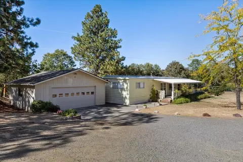 5870 Dark Hollow Rd, Phoenix, OR 97535