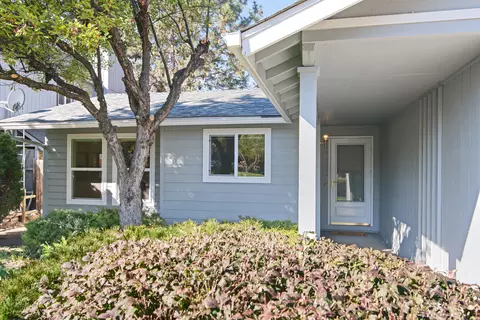 2995 NE Rock Chuck Dr, Bend, OR 97701
