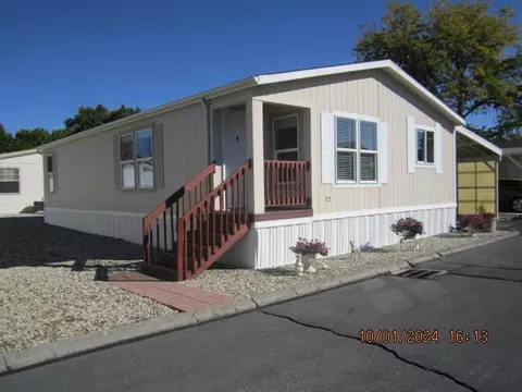 4200 Summers Ln #17, Klamath Falls, OR 97603