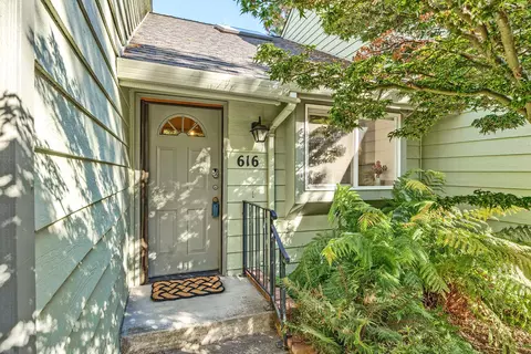 616 Iowa St, Ashland, OR 97520