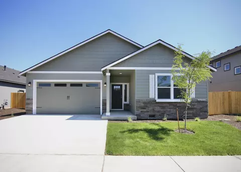 1534 NW Upas Pl #167, Redmond, OR 97756