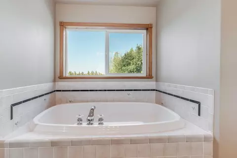 Bath - 22122 Neff Rd, Bend, OR 97701 photo 3 of 3
