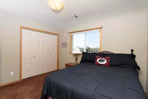 Bedroom - 22122 Neff Rd, Bend, OR 97701 photo 8 of 8