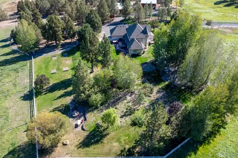 View/Area - 22122 Neff Rd, Bend, OR 97701 photo 4 of 6