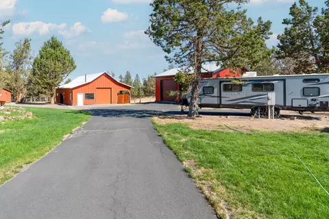 Exterior - 22122 Neff Rd, Bend, OR 97701 photo 12 of 15