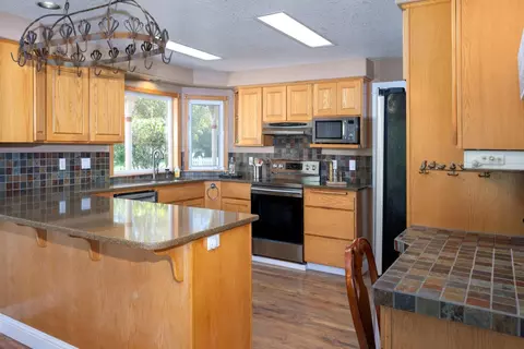 Kitchen - 22122 Neff Rd, Bend, OR 97701 photo 1 of 4