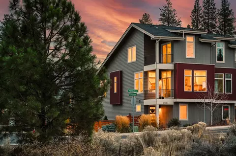 61586 SW Blakely Rd, Bend, OR 97702