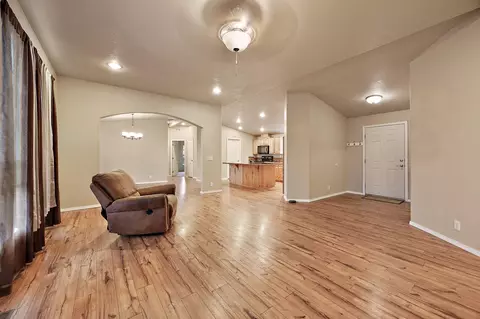 352 E Dutton Rd, Eagle Point, OR 97524 photo 3