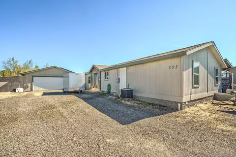 352 E Dutton Rd, Eagle Point, OR 97524