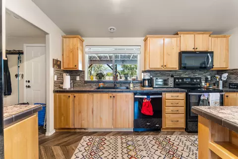 6100 Rogue River Dr, Eagle Point, OR 97524 photo 10