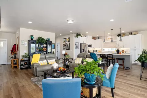 Living - 209 Skyhawk Dr, Eagle Point, OR 97524 photo 1 of 4