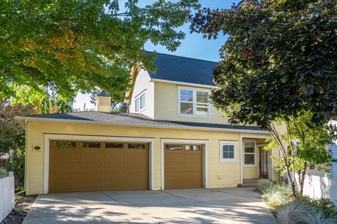 20120 Cirrus Ct, Bend, OR 97702