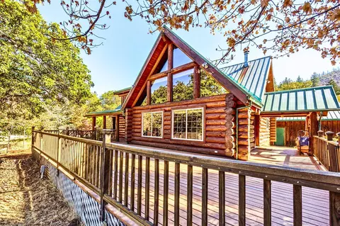 488 Tumbleweed Trl, Jacksonville, OR 97530