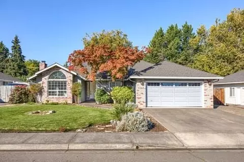 1157 Riverrock Way, Medford, OR 97504