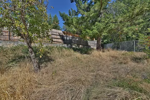 Exterior - 237 Shadowbrook Dr, Cave Junction, OR 97523 photo 3 of 4