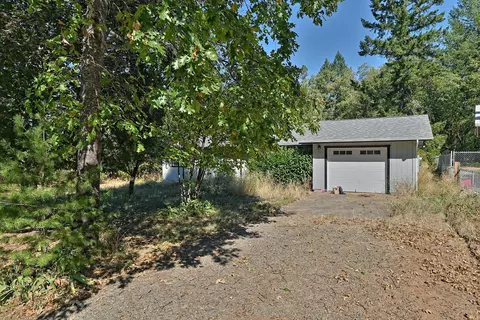 Exterior - 237 Shadowbrook Dr, Cave Junction, OR 97523 photo 2 of 4