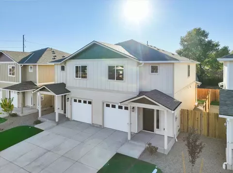 7441 Denman Ct, White City, OR 97503