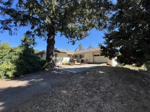 Exterior - 203 Mobley Dr, Azalea, OR 97410 photo 13 of 30