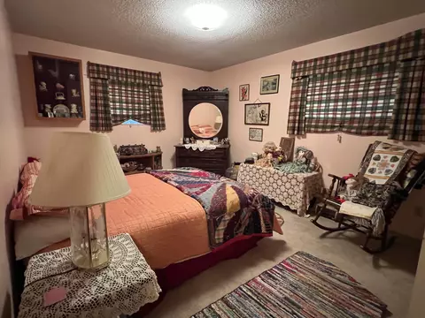 Bedroom - 203 Mobley Dr, Azalea, OR 97410 photo 1 of 5