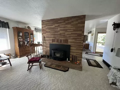 Living - 203 Mobley Dr, Azalea, OR 97410 photo 2 of 5