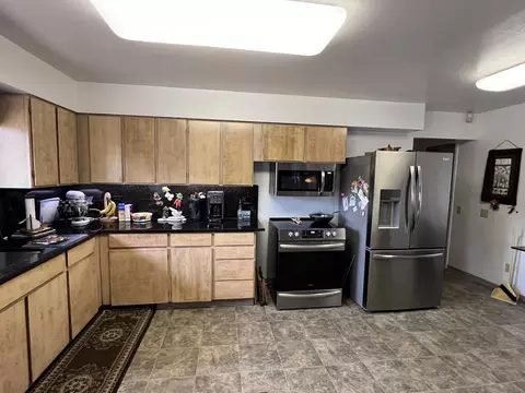 Kitchen - 203 Mobley Dr, Azalea, OR 97410 photo 3 of 5