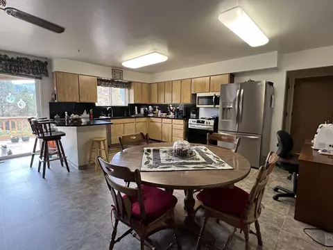 Kitchen - 203 Mobley Dr, Azalea, OR 97410 photo 4 of 5