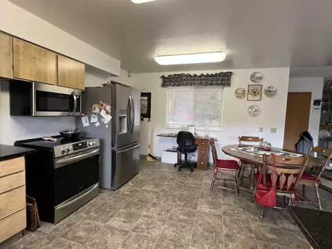 Kitchen - 203 Mobley Dr, Azalea, OR 97410 photo 5 of 5
