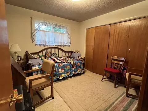 Bedroom - 203 Mobley Dr, Azalea, OR 97410 photo 2 of 5