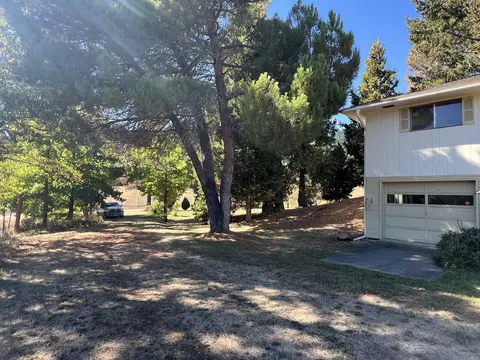 Exterior - 203 Mobley Dr, Azalea, OR 97410 photo 25 of 30