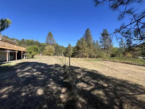 Exterior - 203 Mobley Dr, Azalea, OR 97410 photo 21 of 30