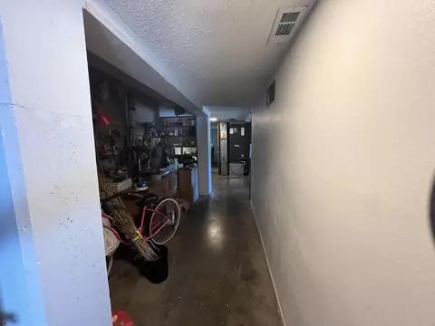 Entry Way - 203 Mobley Dr, Azalea, OR 97410 photo 2 of 3