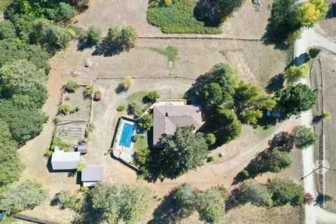 View/Area - 203 Mobley Dr, Azalea, OR 97410 photo 4 of 5