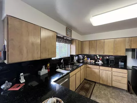 Kitchen - 203 Mobley Dr, Azalea, OR 97410 photo 2 of 5