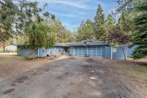 61208 Nisika Ct, Bend, OR 97702