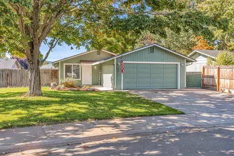 3051 Glengrove Ave, Medford, OR 97501