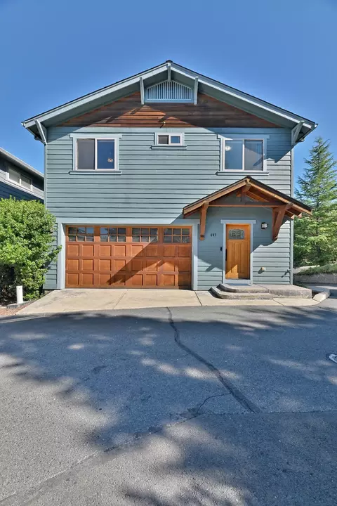 497 Park Ridge Pl, Ashland, OR 97520