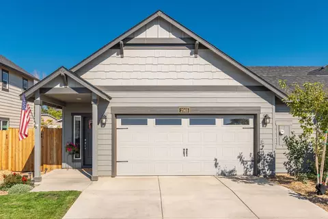2565 NW Teak Pl, Redmond, OR 97756