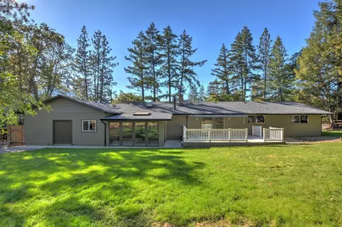 833 Upper Applegate Rd, Jacksonville, OR 97530
