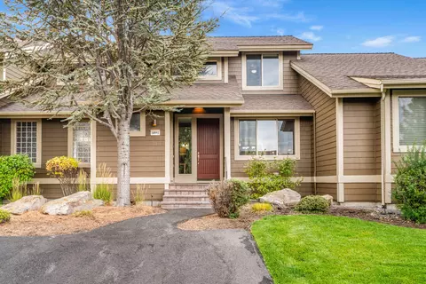 10992 Village Loop, Redmond, OR 97756