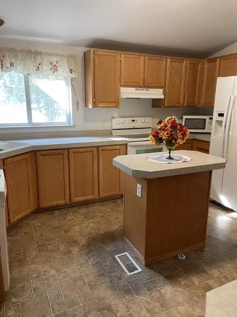 63565 Hughes Rd, Bend, OR 97701 photo 11