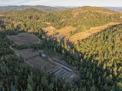 14738 Ramsey Rd, Gold Hill, OR 97525