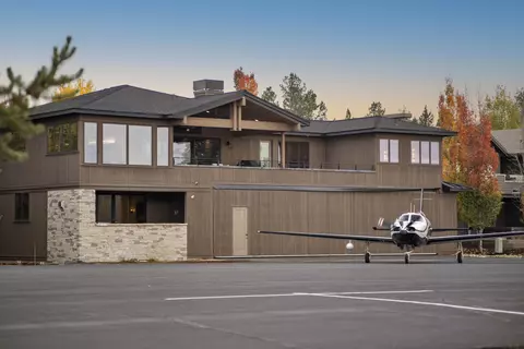 56878 River Rd #2, Sunriver, OR 97707