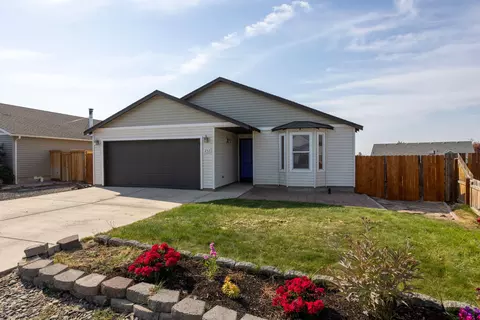 253 SW Center Ridge Dr, Culver, OR 97734
