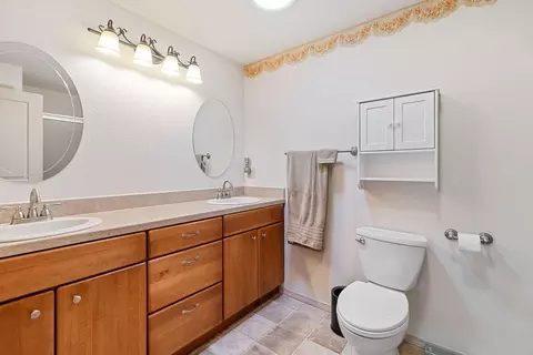 Bath - 61310 Wecoma Ct, Bend, OR 97702 photo 2 of 3
